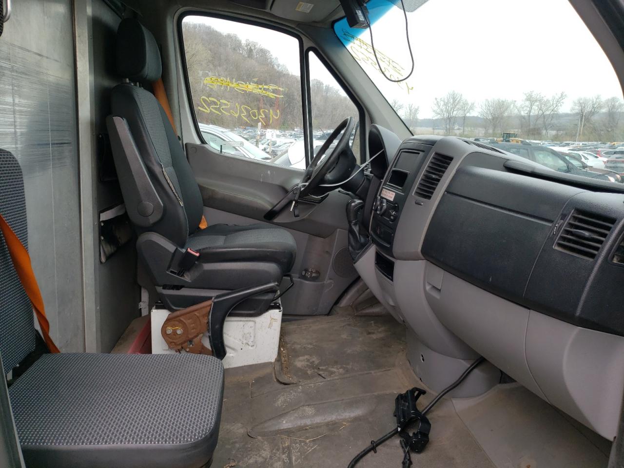 Photo 6 from auction – 2011 MERCEDES-BENZ SPRINTER 2 with VIN WD3PE8CBXB5601492