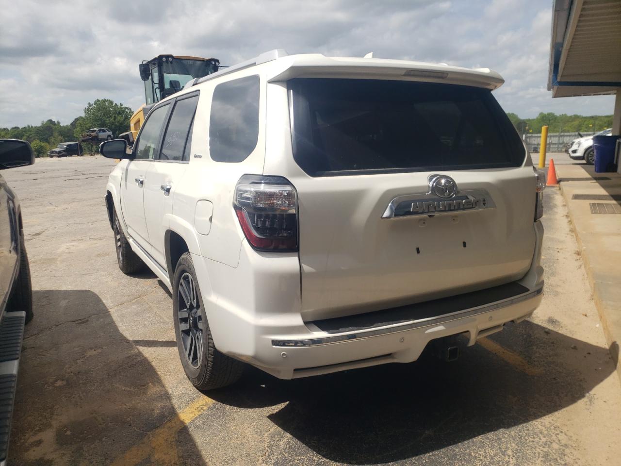 Photo 3 from auction – 2018 TOYOTA 4RUNNER SR with VIN JTEBU5JR1J5576736
