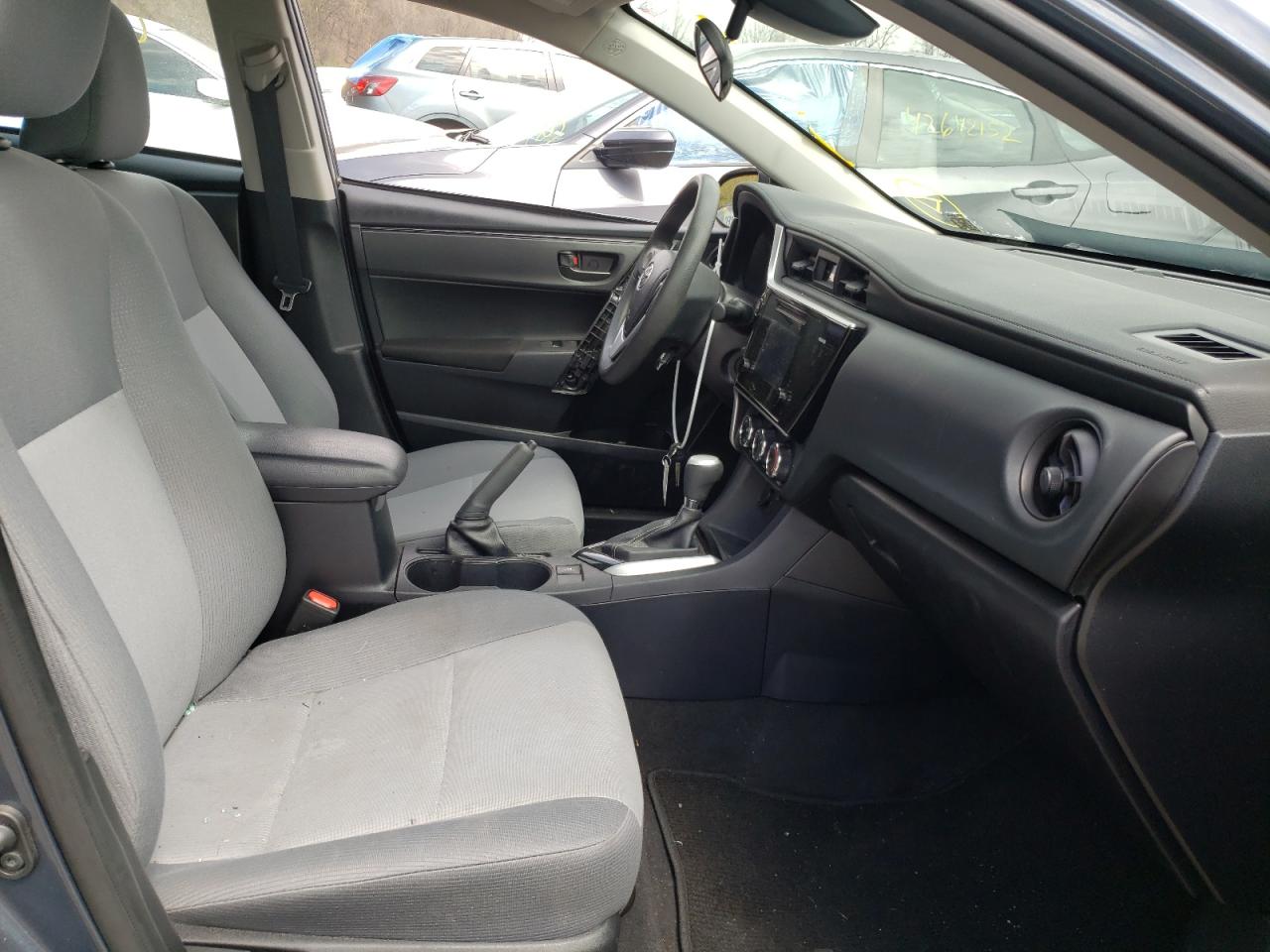 Photo 5 from auction – 2017 TOYOTA COROLLA L with VIN 2T1BURHE2HC775998