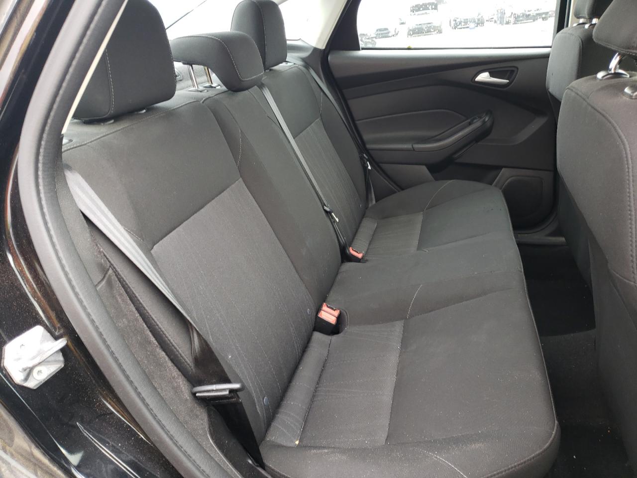 Photo 6 from auction – 2017 FORD FOCUS SE with VIN 1FADP3FE9HL296296