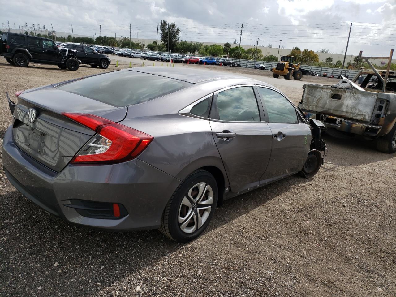 Photo 4 from auction – 2016 HONDA CIVIC LX with VIN 19XFC2F5XGE007247