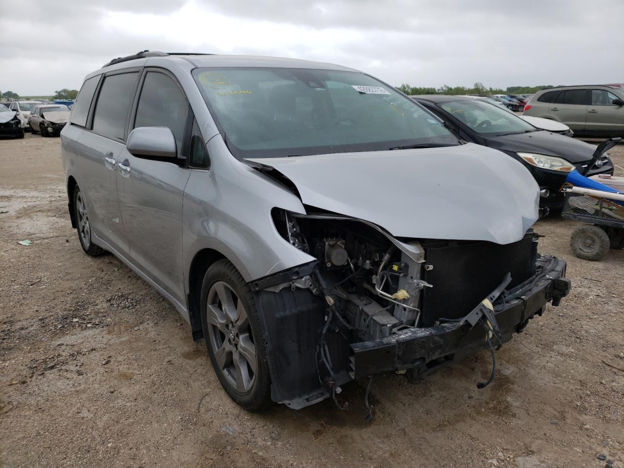 TOYOTA SIENNA SE 2018 with VIN 5TDXZ3DCXJS903040 - Photo from auction