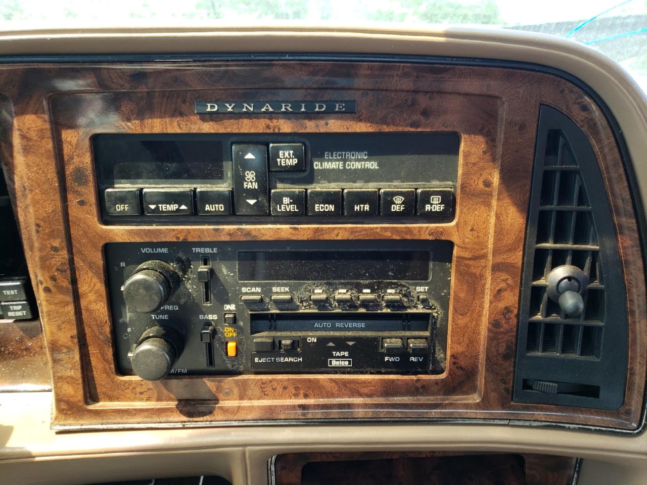 Photo 9 from auction – 1992 BUICK RIVIERA with VIN 1G4EZ13L4NU404325
