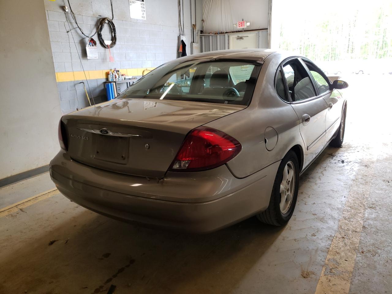 Photo 4 from auction – 2003 FORD TAURUS SES with VIN 1FAFP55U43A218610