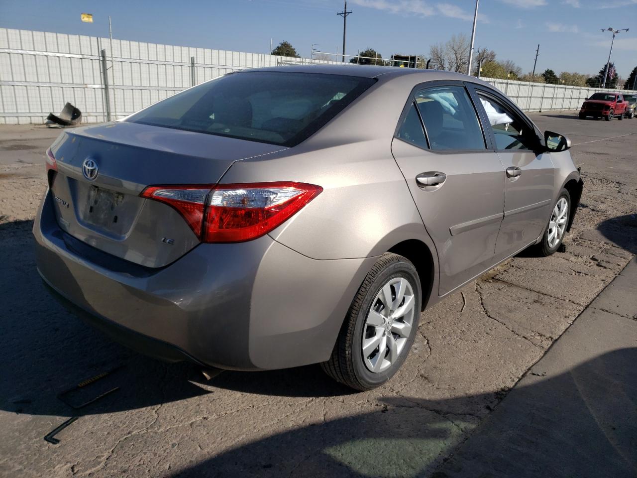 Photo 4 from auction – 2015 TOYOTA COROLLA L with VIN 5YFBURHE1FP323439