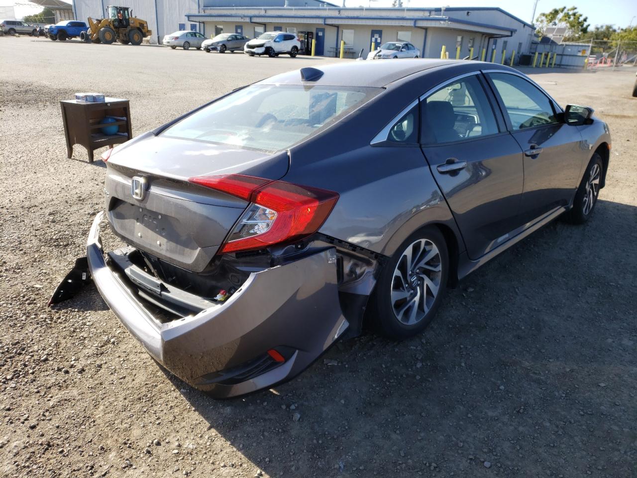 Photo 4 from auction – 2018 HONDA CIVIC EX with VIN 2HGFC2F79JH564696