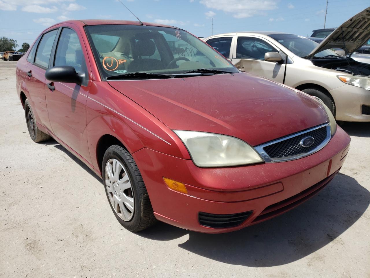 Photo 1 from auction – 2005 FORD FOCUS ZX4 with VIN 1FAFP34N25W250587