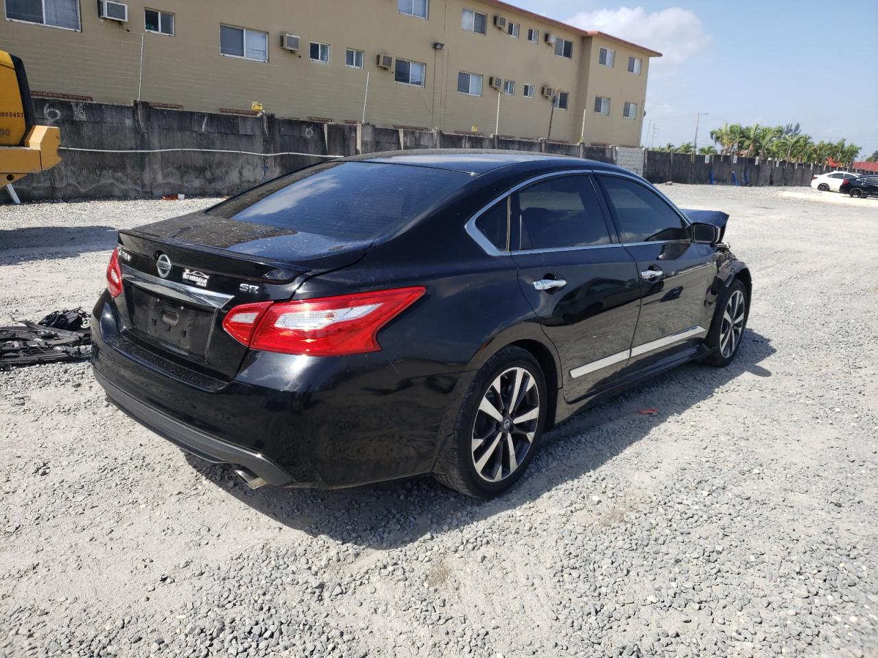 Photo 4 from auction – 2016 NISSAN ALTIMA 2.5 with VIN 1N4AL3AP4GC111867