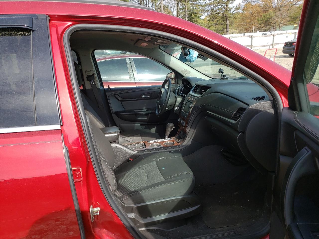Photo 5 from auction – 2013 CHEVROLET TRAVERSE L with VIN 1GNKRGKD0DJ179770