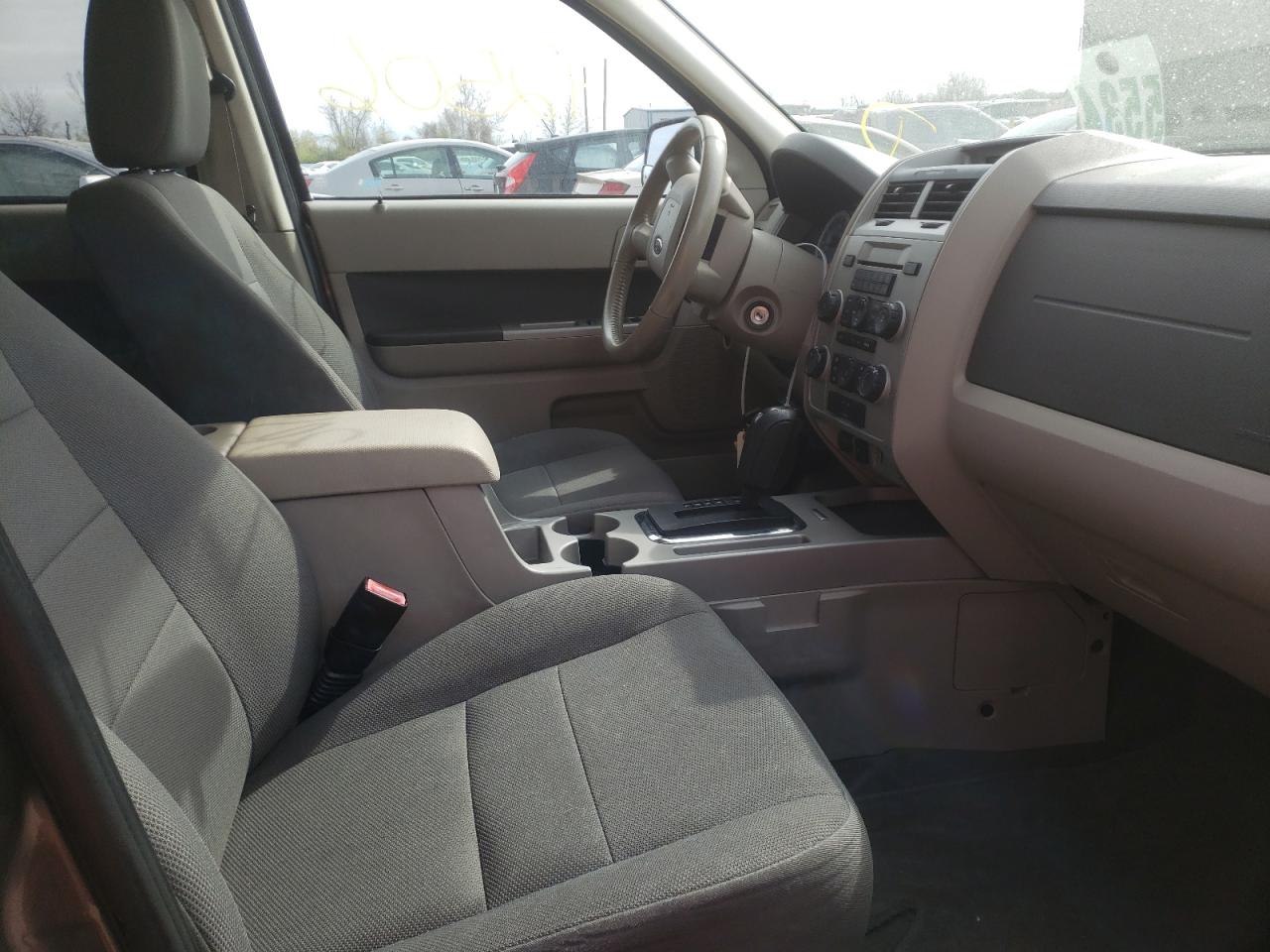 Photo 5 from auction – 2009 FORD ESCAPE XLT with VIN 1FMCU03G19KC58440