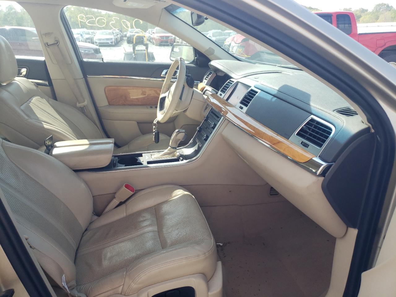 Photo 5 from auction – 2010 LINCOLN MKS with VIN 1LNHL9DR5AG611699