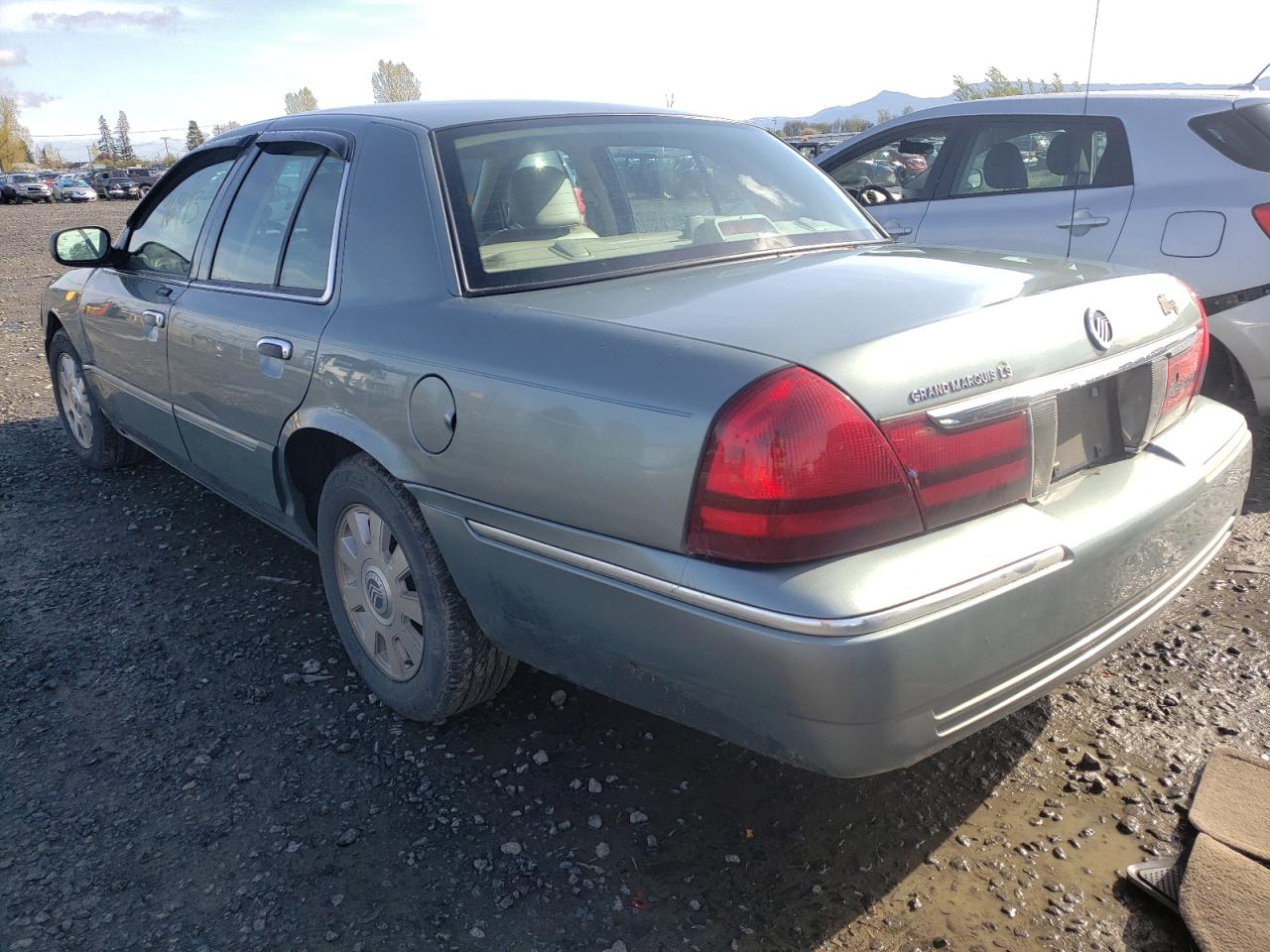Photo 3 from auction – 2005 MERCURY GRAND MARQ with VIN 2MEFM75W85X607789
