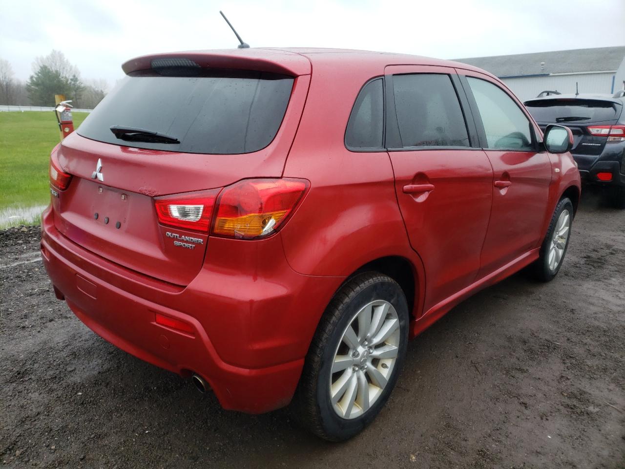 Photo 4 from auction – 2011 MITSUBISHI OUTLANDER with VIN JA4AP4AU8BZ021521
