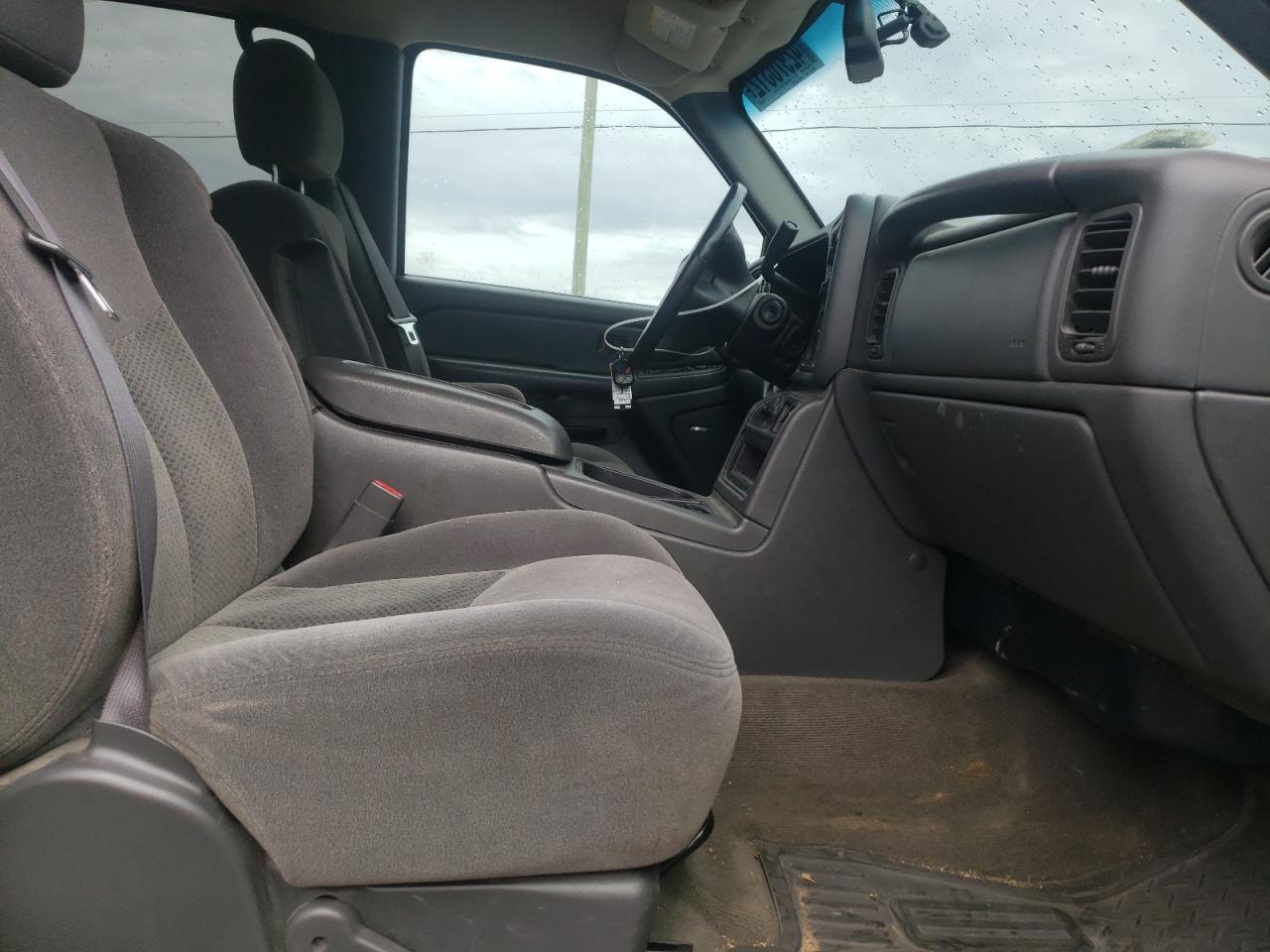 Photo 5 from auction – 2005 CHEVROLET SILVERADO with VIN 1GCHK23U95F875878