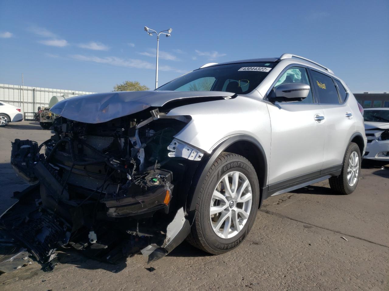 Photo 2 from auction – 2018 NISSAN ROGUE S with VIN KNMAT2MV0JP582400