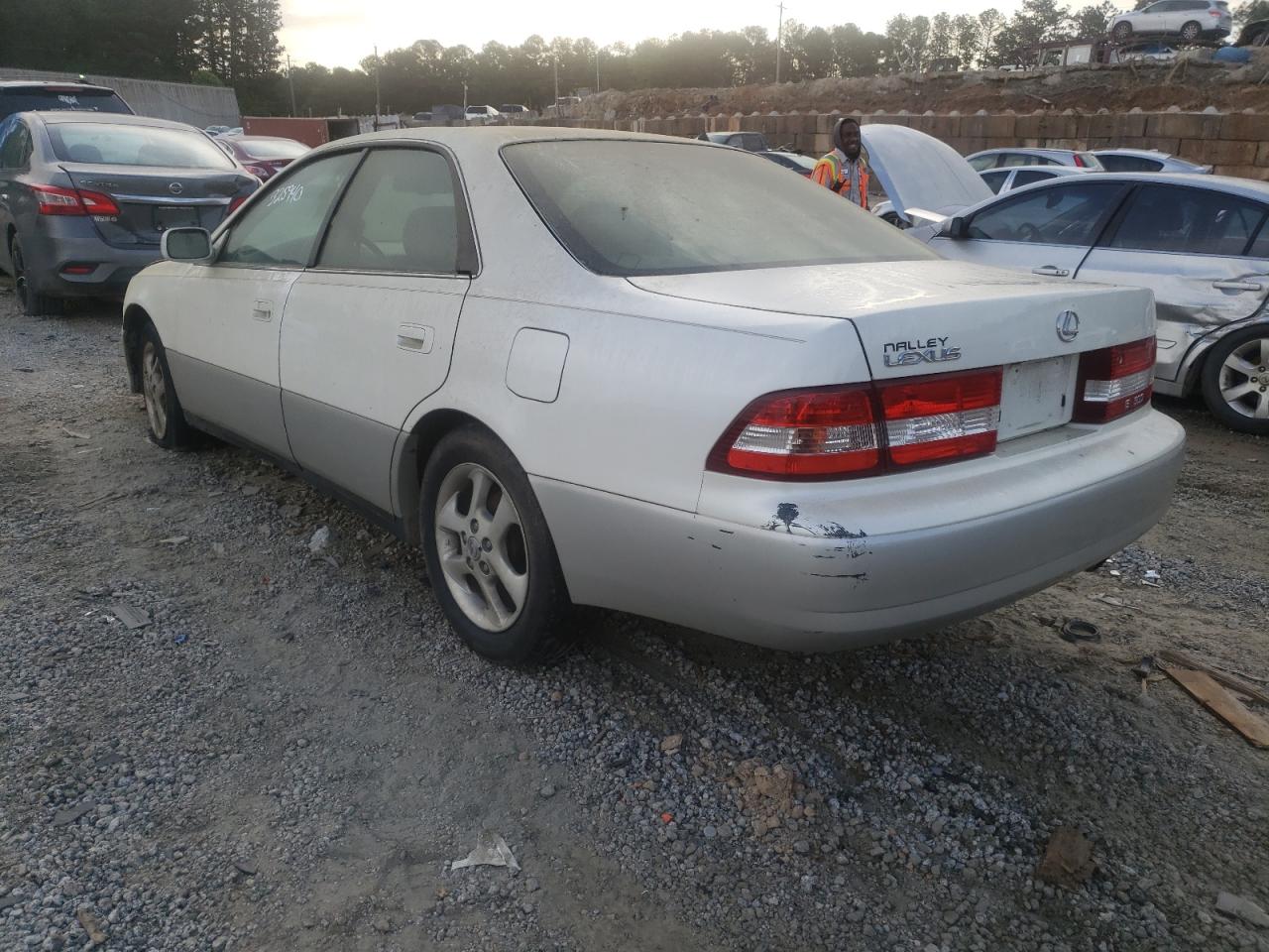 Photo 3 from auction – 2001 LEXUS ES 300 with VIN JT8BF28G715108560