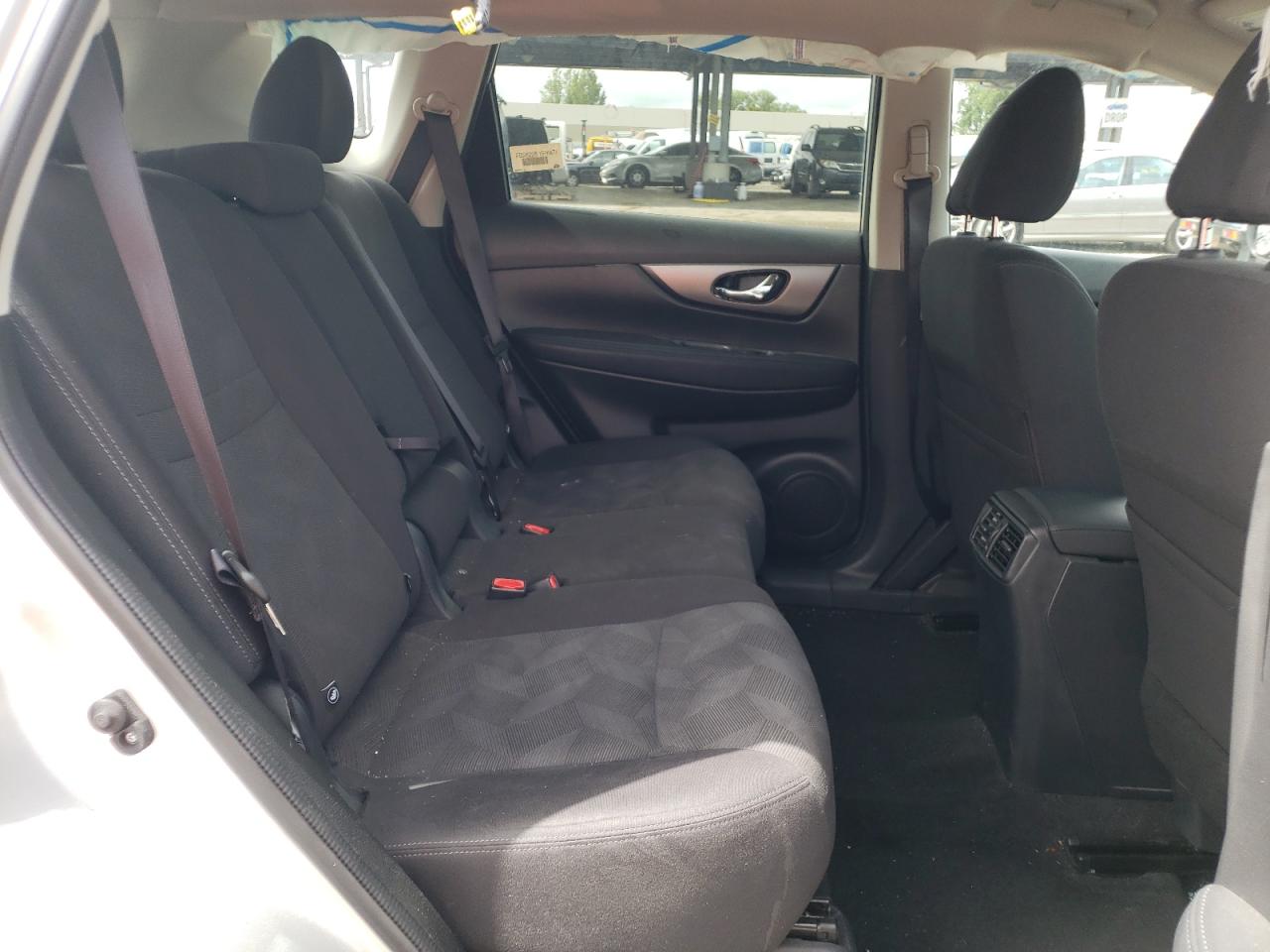 Photo 6 from auction – 2016 NISSAN ROGUE S with VIN KNMAT2MT1GP705127