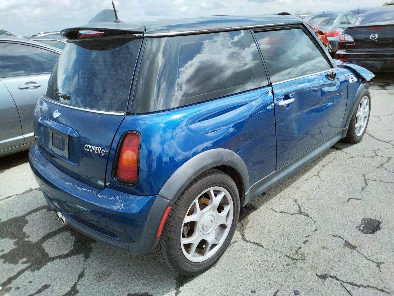 Photo 4 from auction – 2004 MINI COOPER S with VIN WMWRE33434TD74664