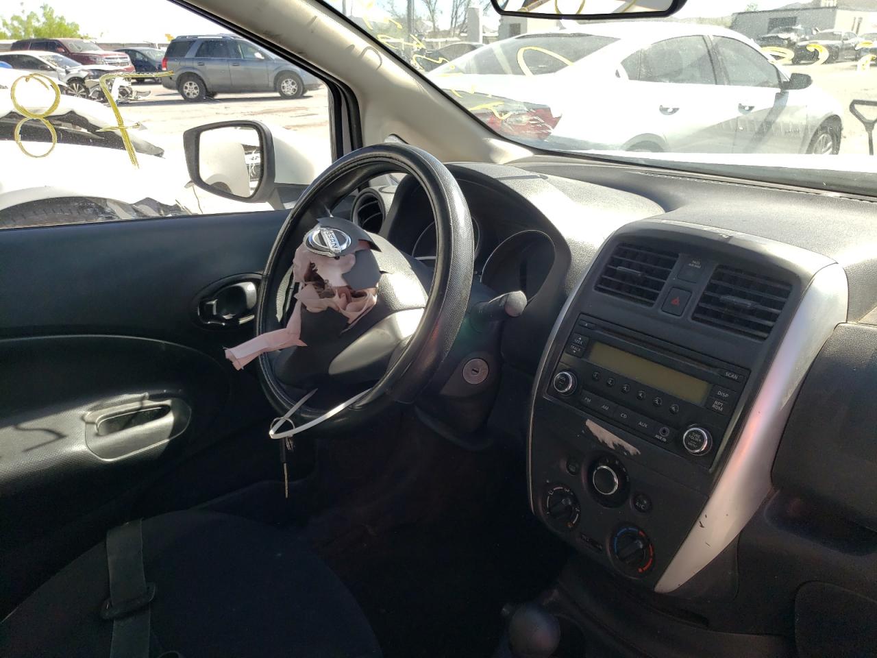 Photo 9 from auction – 2015 NISSAN VERSA NOTE with VIN 3N1CE2CPXFL432032