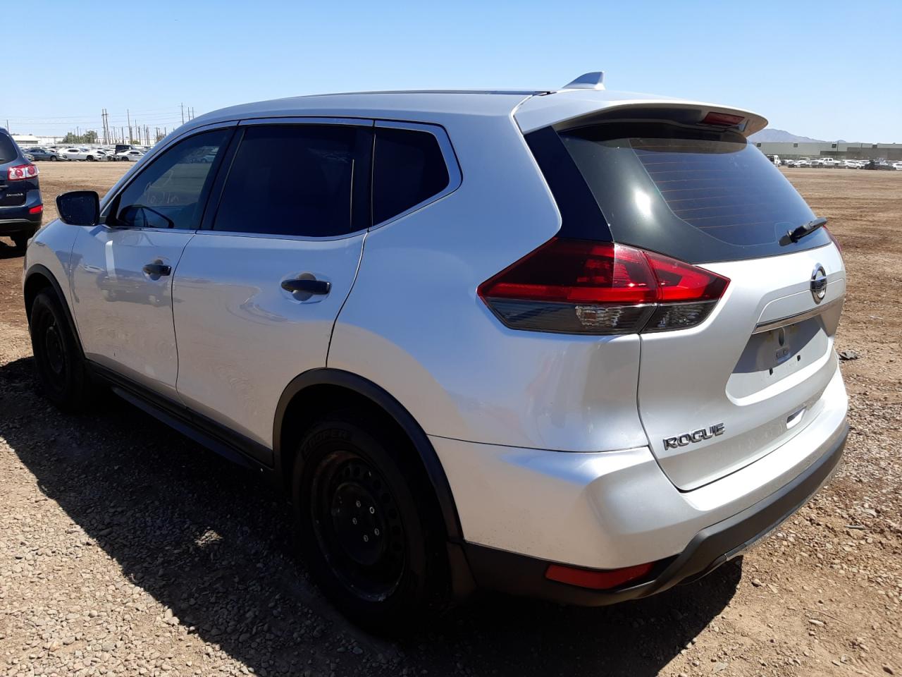 Photo 3 from auction – 2018 NISSAN ROGUE S with VIN KNMAT2MT6JP540084