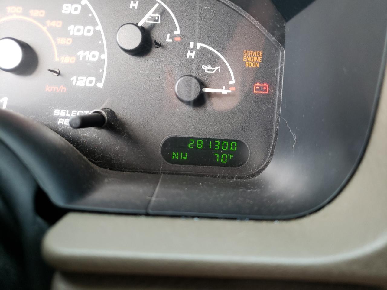 Photo 8 from auction – 2002 FORD EXPLORER X with VIN 1FMZU63E92ZC09981