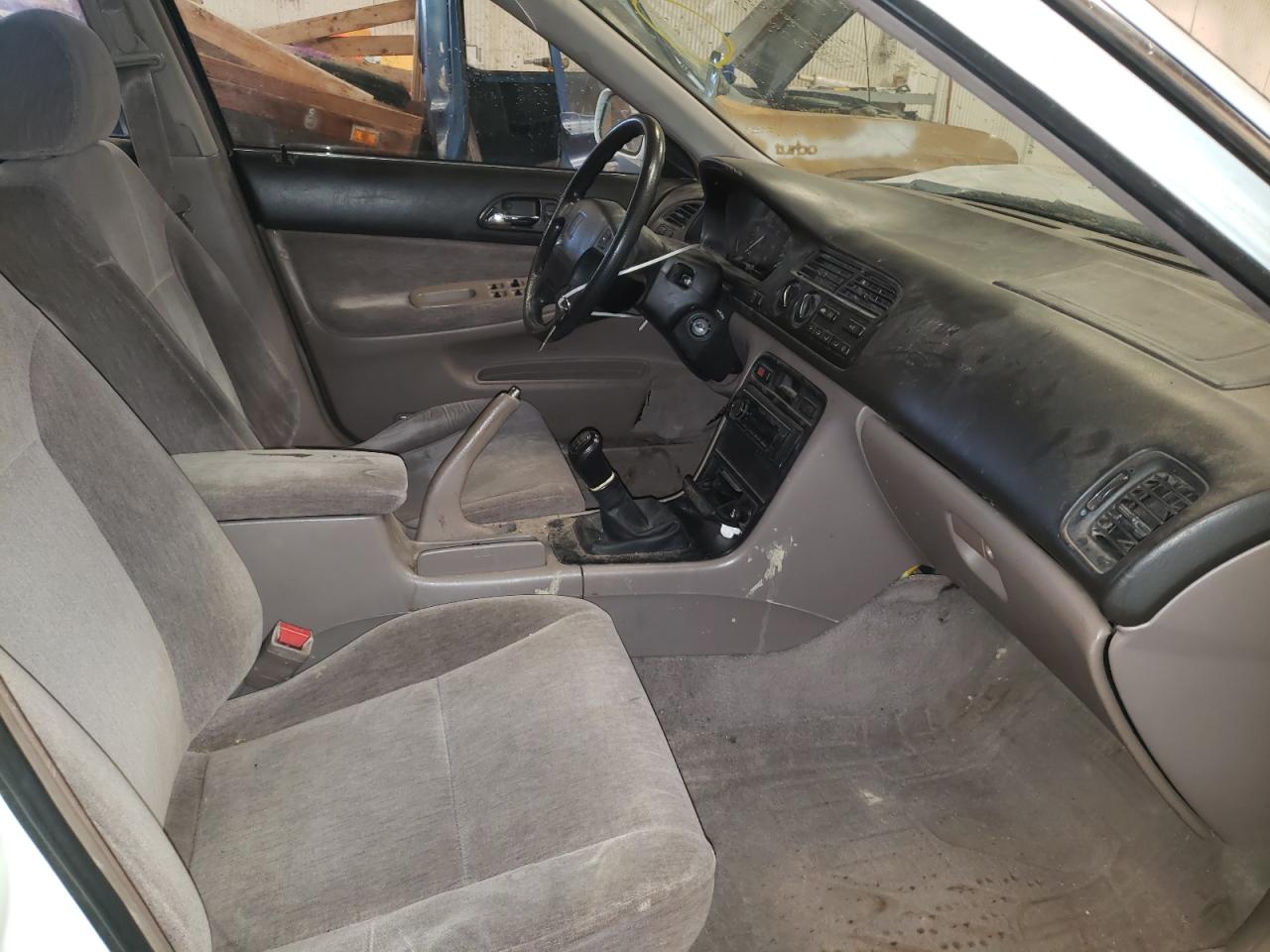 Photo 5 from auction – 1995 HONDA ACCORD LX with VIN JHMCD5538SC042062