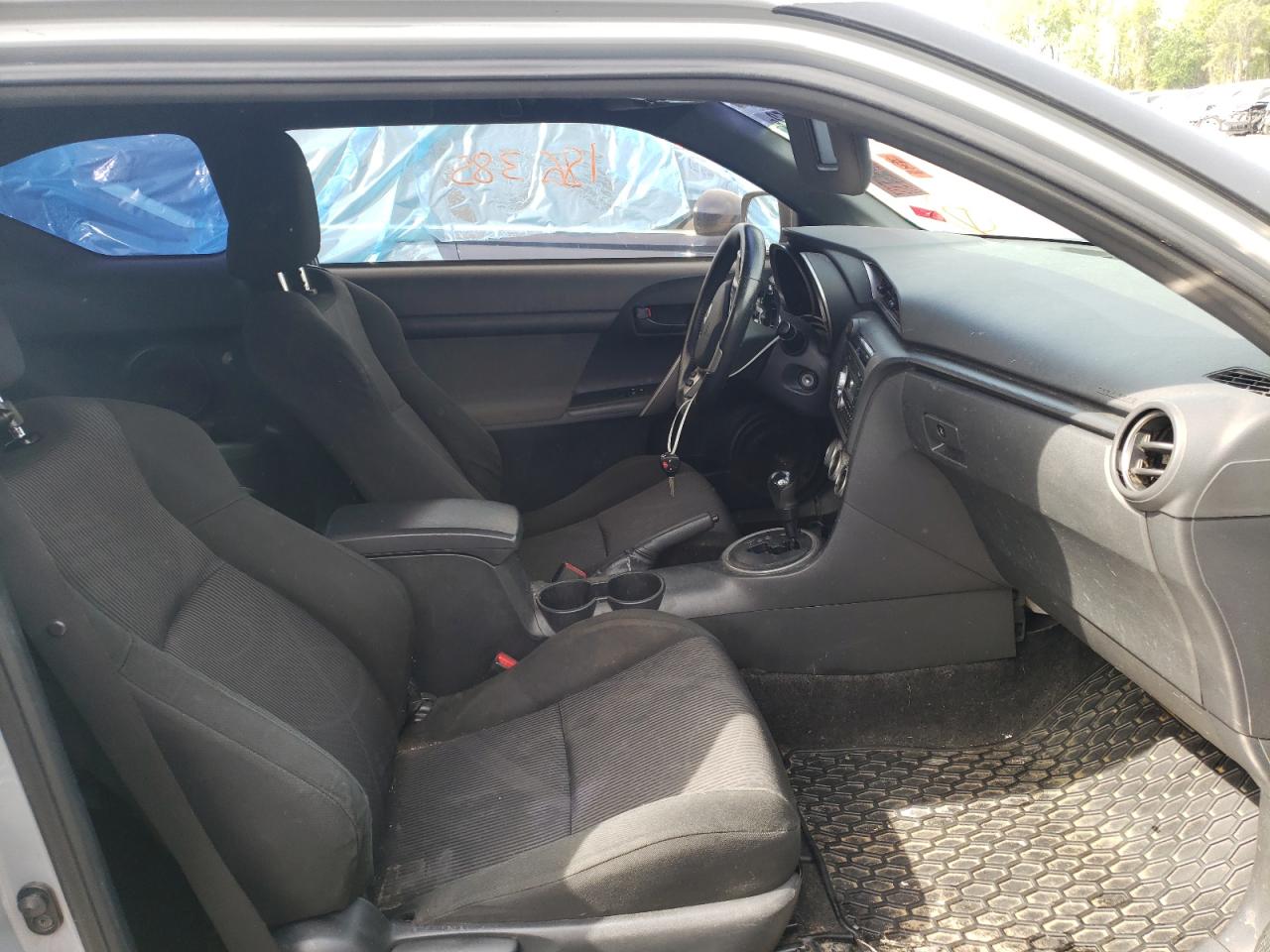 Photo 5 from auction – 2011 TOYOTA SCION TC with VIN JTKJF5C73B3014803