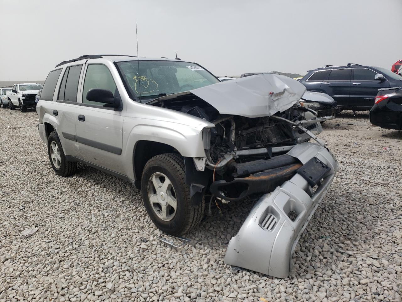 CHEVROLET TRAILBLAZE 2005 with VIN 1GNDT13S352329760 - Photo from auction