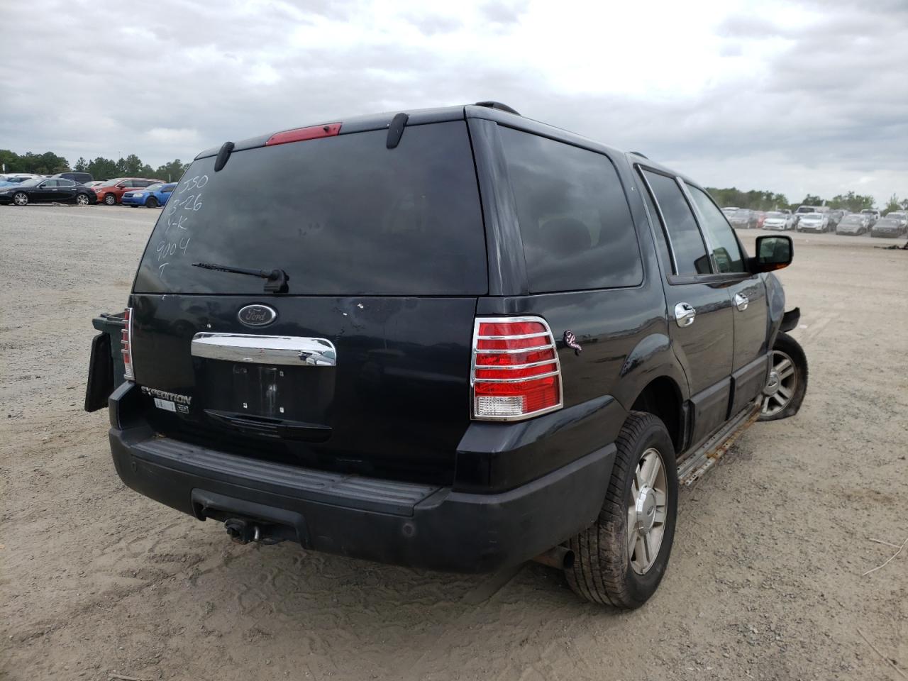 Photo 4 from auction – 2003 FORD EXPEDITION with VIN 1FMPU16L83LB19004