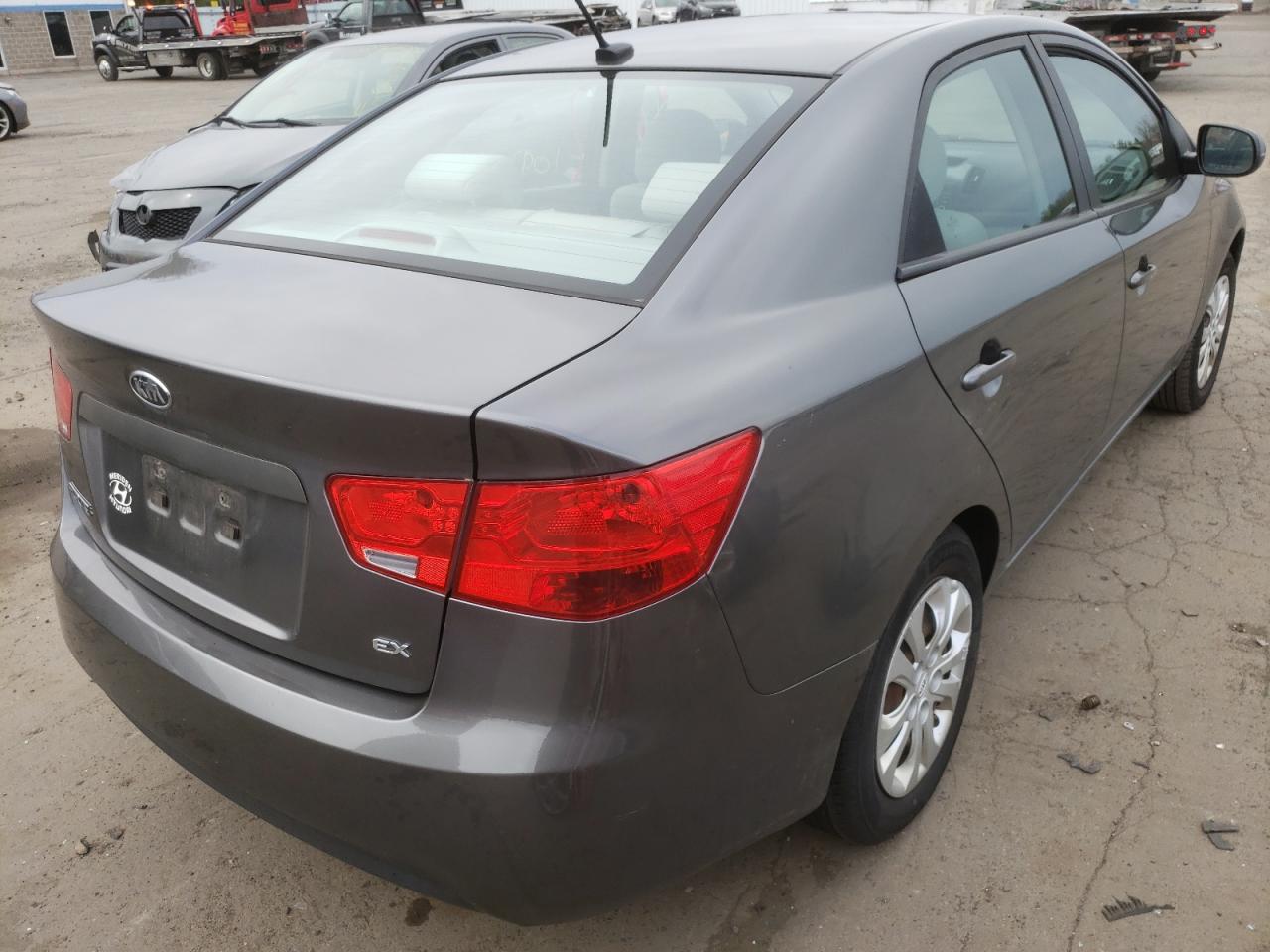 Photo 4 from auction – 2013 KIA FORTE EX with VIN KNAFU4A20D5715713