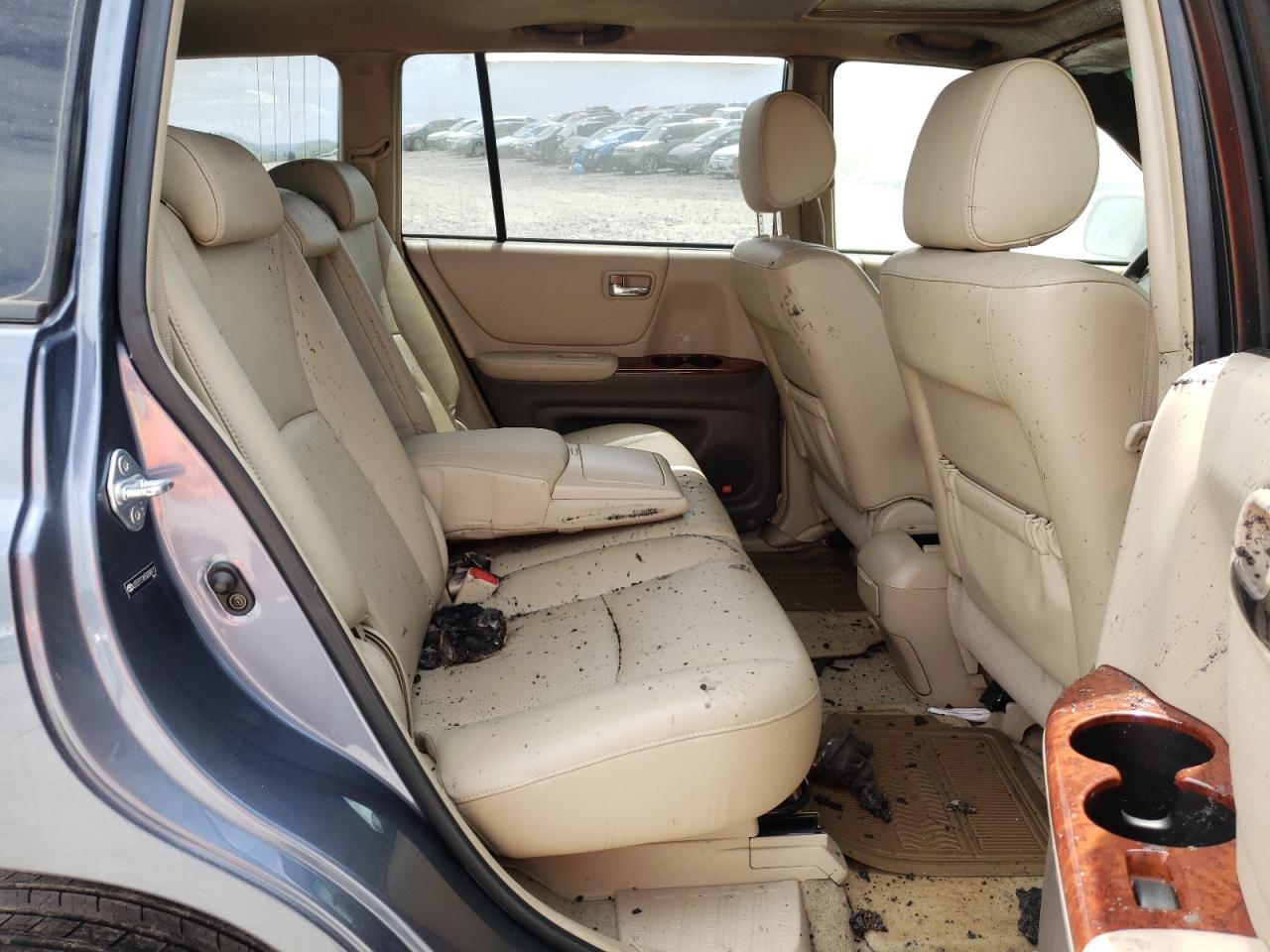 Photo 6 from auction – 2005 TOYOTA HIGHLANDER with VIN JTEEP21A550098112