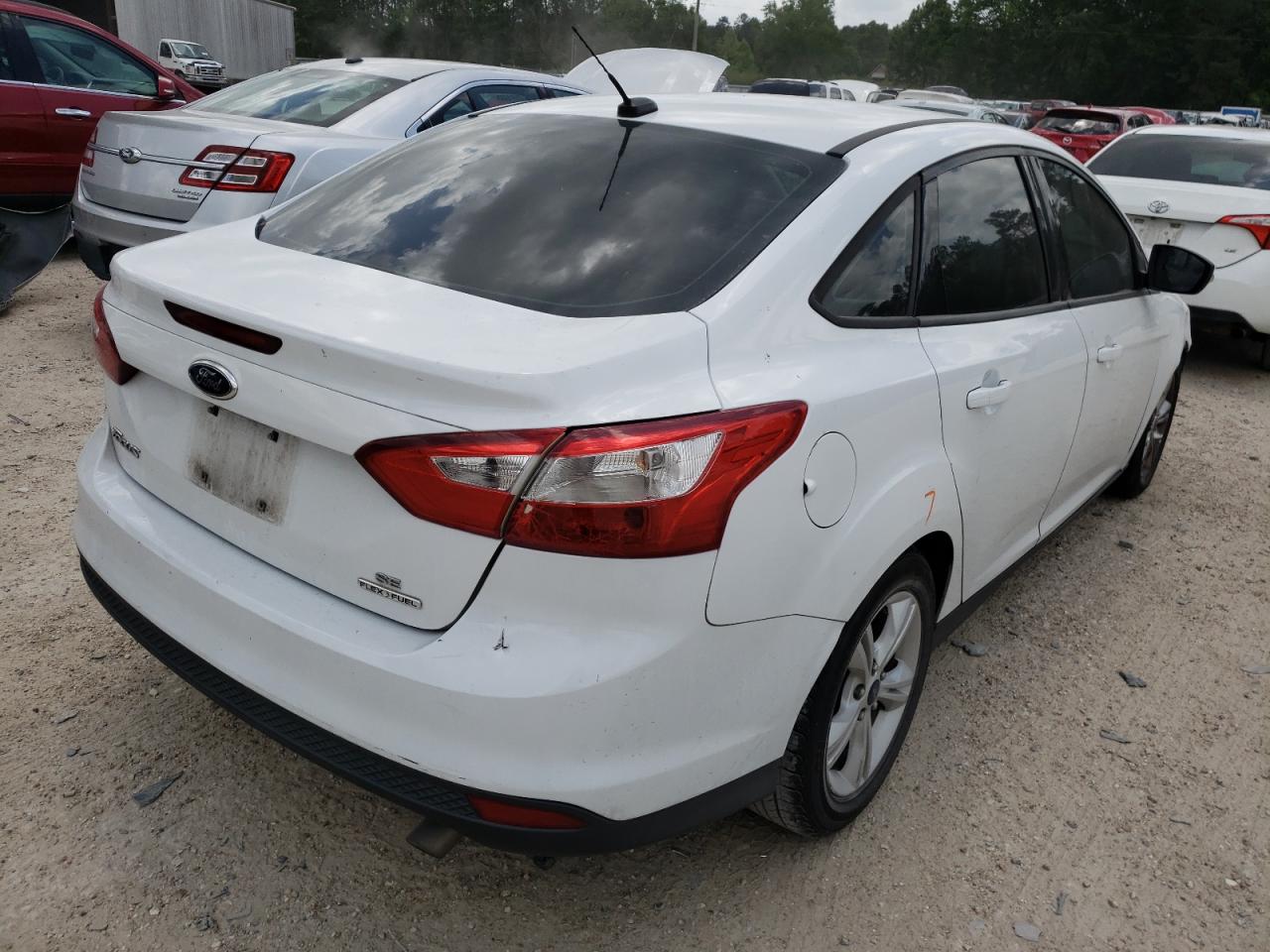 Photo 4 from auction – 2014 FORD FOCUS SE with VIN 1FADP3F29EL417250