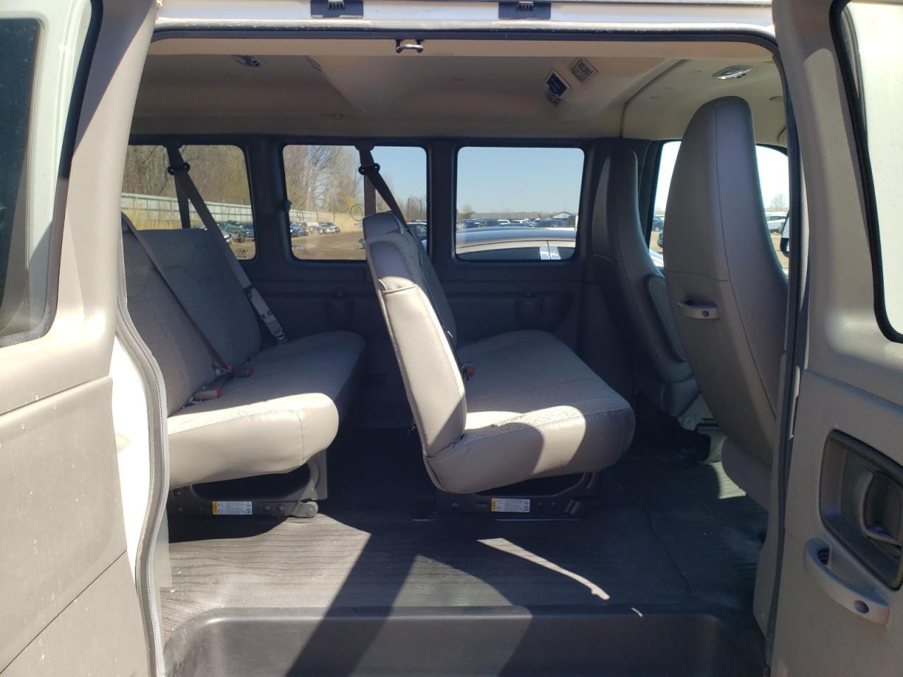 Photo 6 from auction – 2014 CHEVROLET EXPRESS G2 with VIN 1GAWGPFA2E1119578