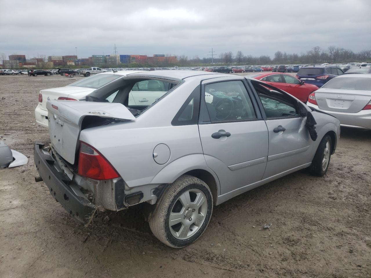 Photo 4 from auction – 2007 FORD FOCUS ZX4 with VIN 1FAFP34N67W341610