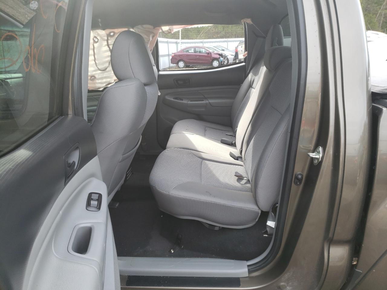 Photo 6 from auction – 2014 TOYOTA TACOMA DOU with VIN 3TMLU4EN8EM150746