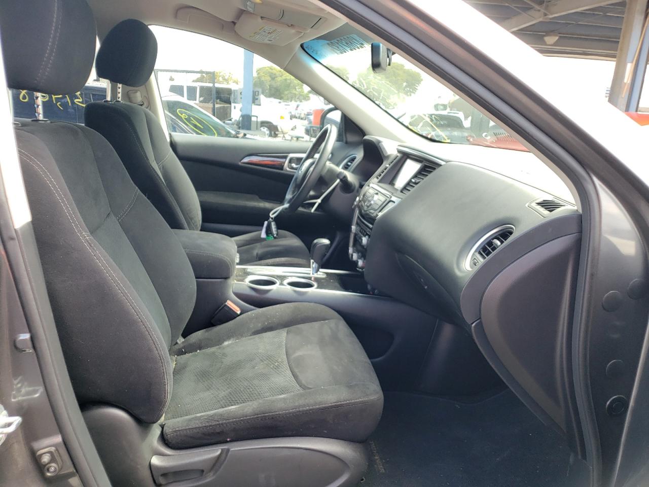 Photo 5 from auction – 2016 NISSAN PATHFINDER with VIN 5N1AR2MN9GC615002
