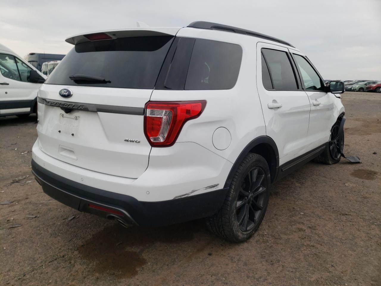 Photo 4 from auction – 2017 FORD EXPLORER X with VIN 1FM5K8D82HGB18905