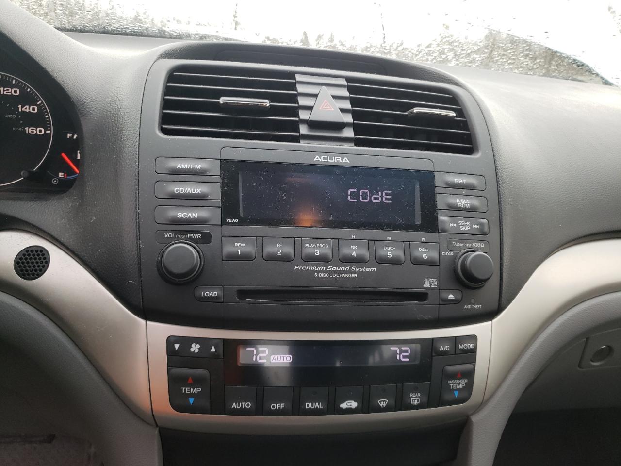 Photo 9 from auction – 2004 ACURA TSX with VIN JH4CL96894C036827