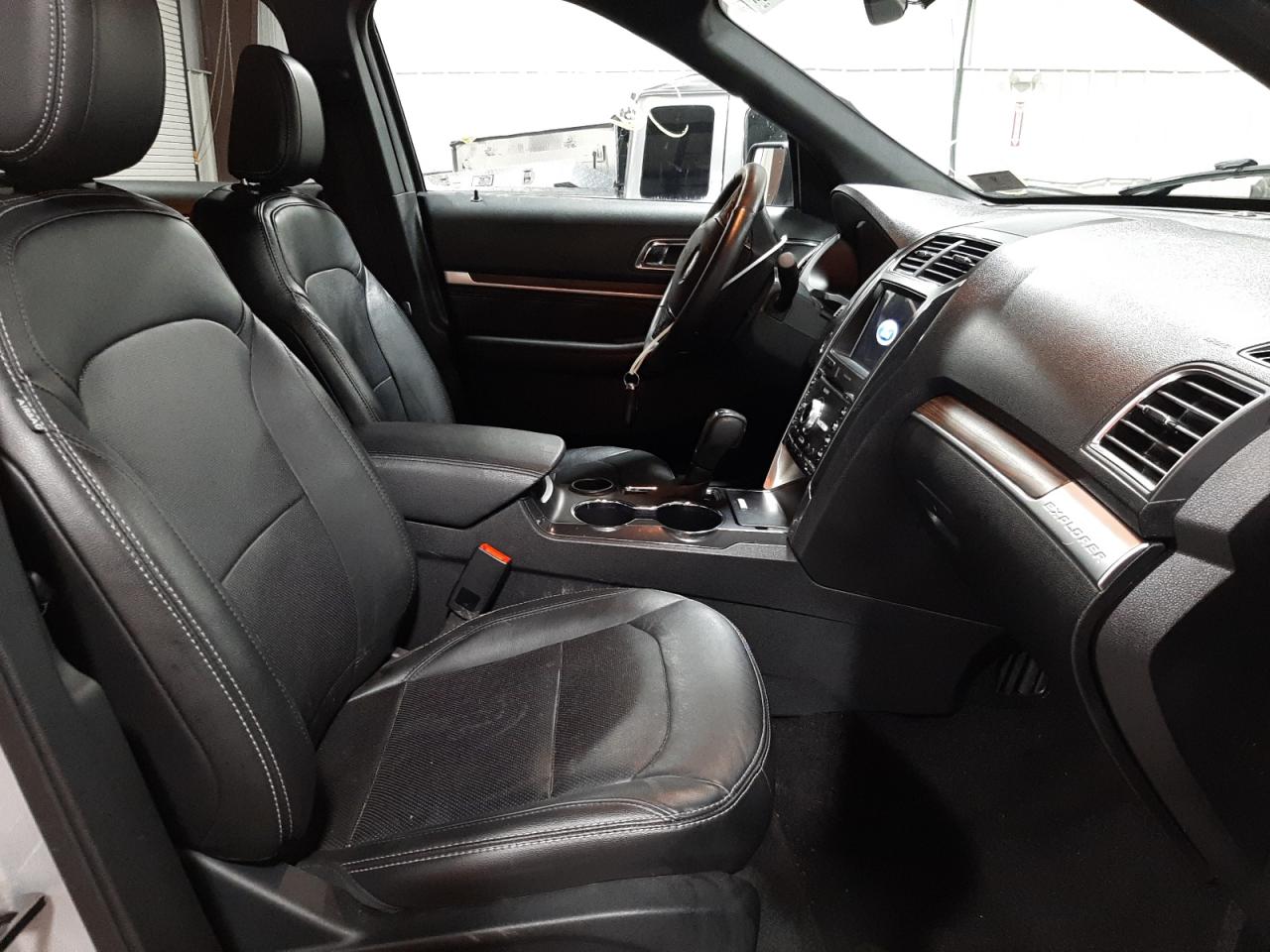 Photo 5 from auction – 2018 FORD EXPLORER L with VIN 1FM5K7FH9JGC34809
