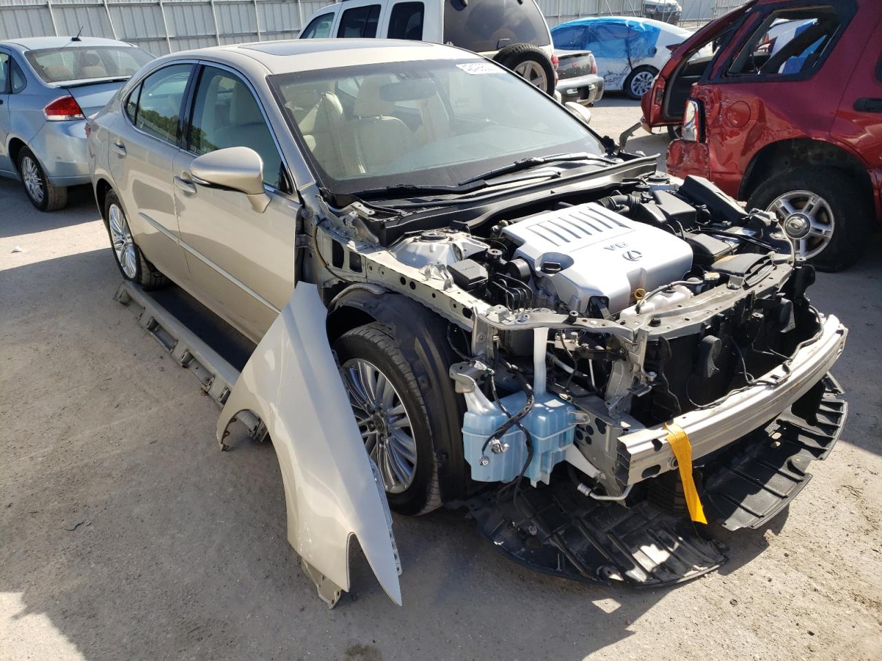 LEXUS ES 350 2013 with VIN JTHBK1GG8D2075176 - Photo from auction