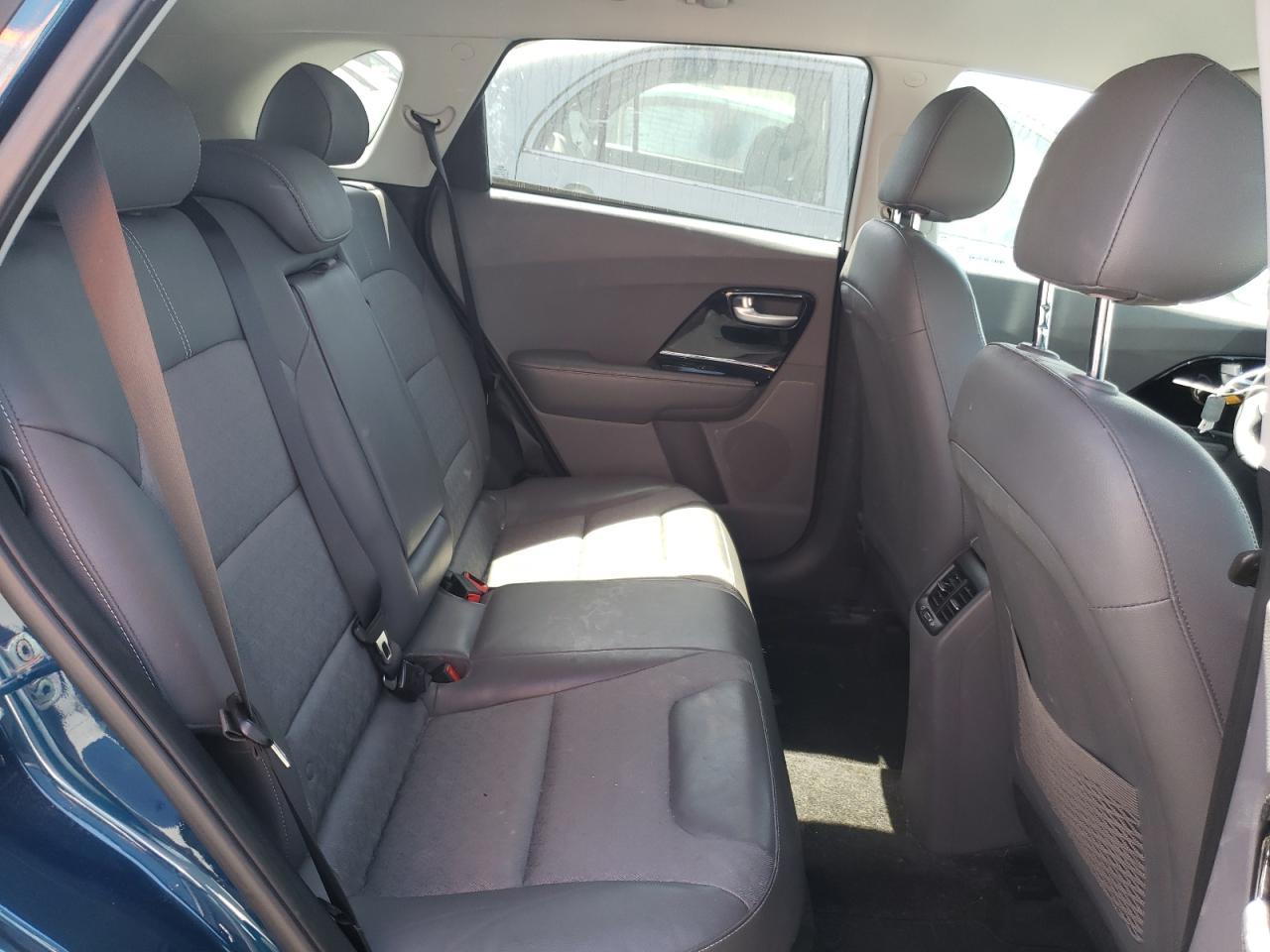 Photo 6 from auction – 2017 KIA NIRO EX with VIN KNDCC3LC3H5068481