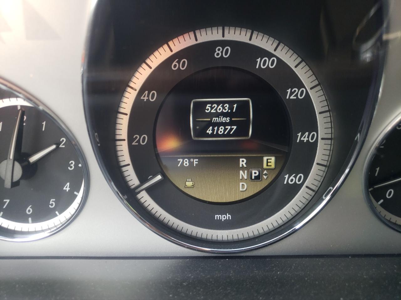 Zdjęcie 8 z aukcji – 2012 MERCEDES-BENZ E 350 z VIN WDDHF5KB2CA640289