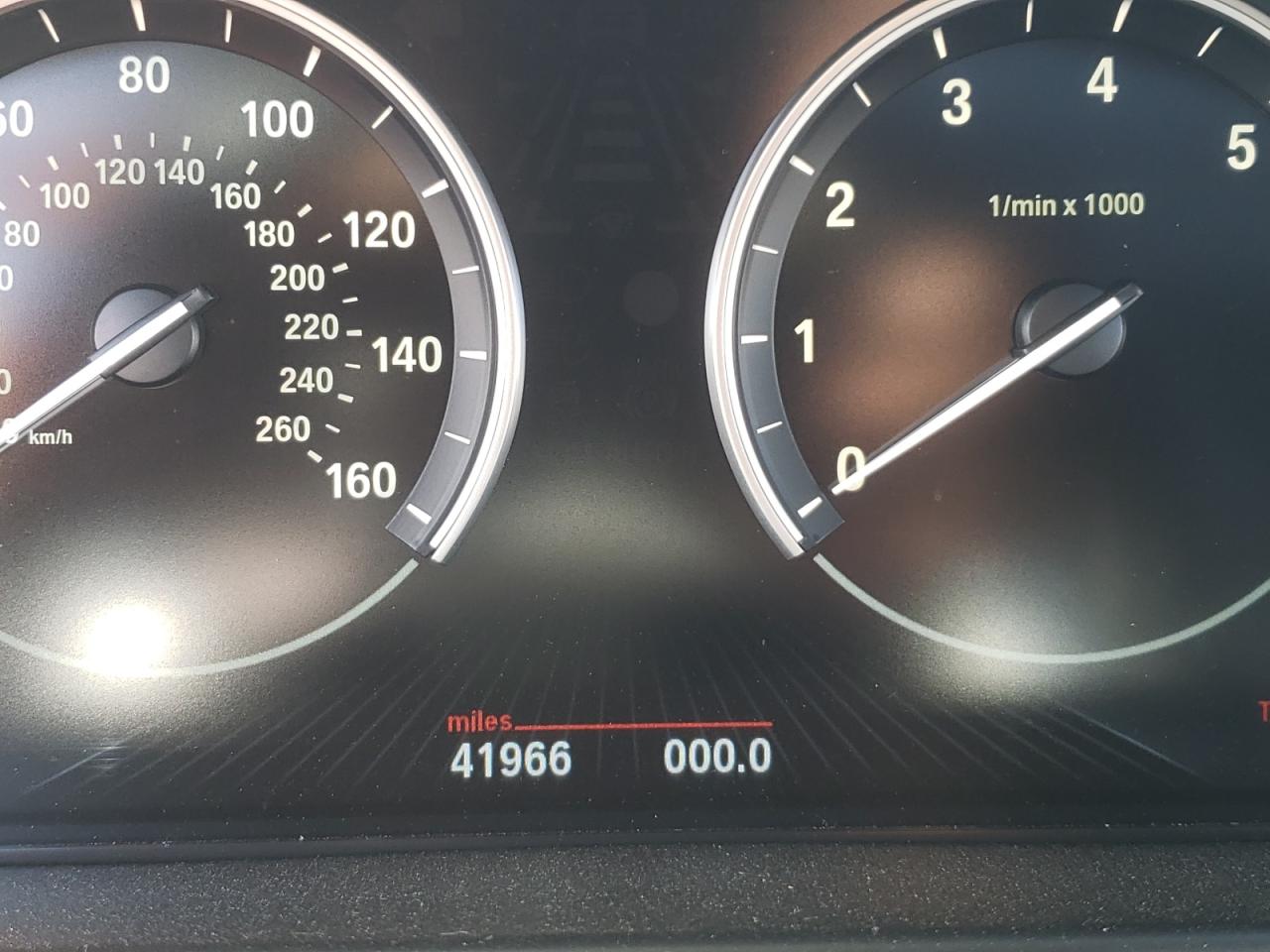 Photo 8 from auction – 2017 BMW X5 SDRIVE3 with VIN 5UXKR2C52H0U21133