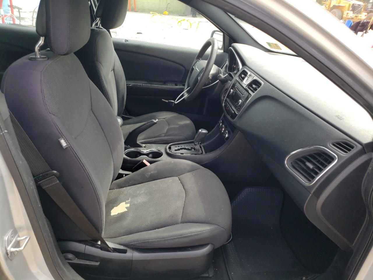 Photo 5 from auction – 2012 CHRYSLER 200 LX with VIN 1C3CCBAB2CN330783