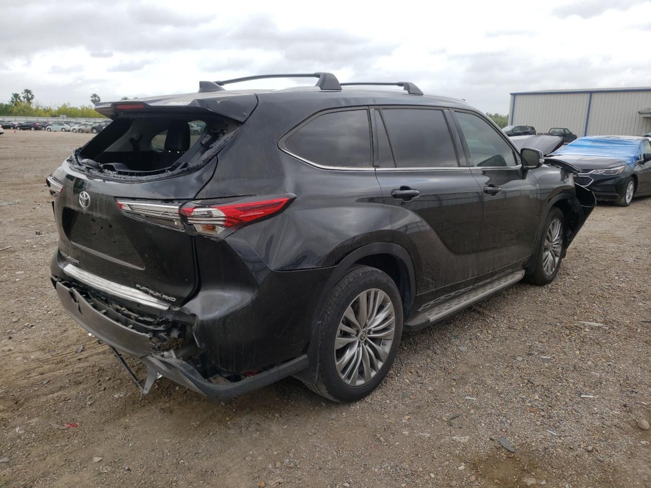 Photo 4 from auction – 2021 TOYOTA HIGHLANDER with VIN 5TDFZRBH7MS149533