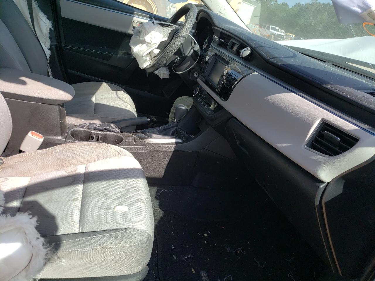 Photo 5 from auction – 2015 TOYOTA COROLLA L with VIN 5YFBURHE0FP200070