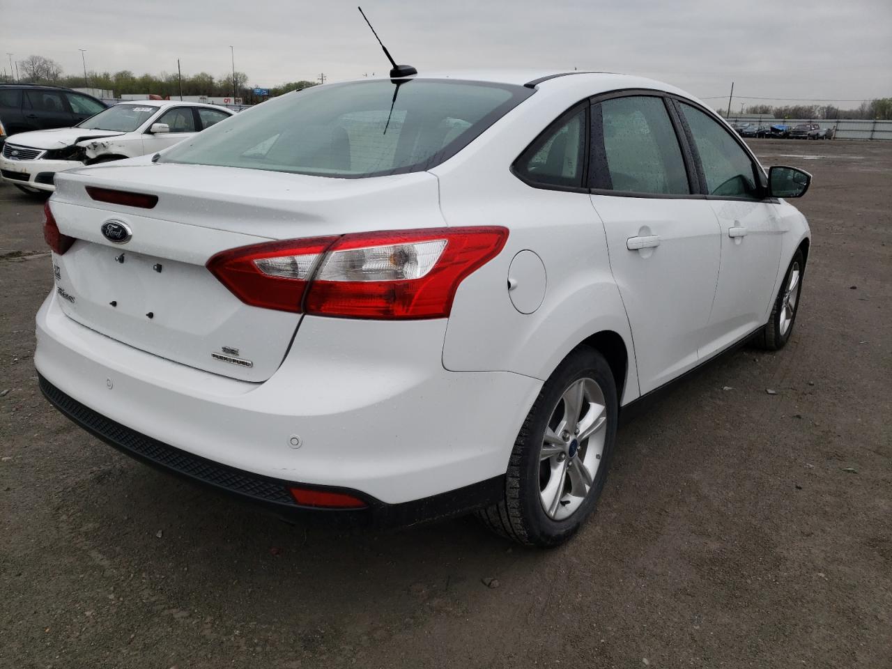 Photo 4 from auction – 2013 FORD FOCUS SE with VIN 1FADP3F25DL226603