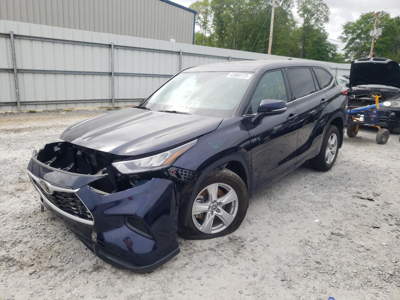 Photo 2 from auction – 2020 TOYOTA HIGHLANDER with VIN 5TDCZRAH9LS004545