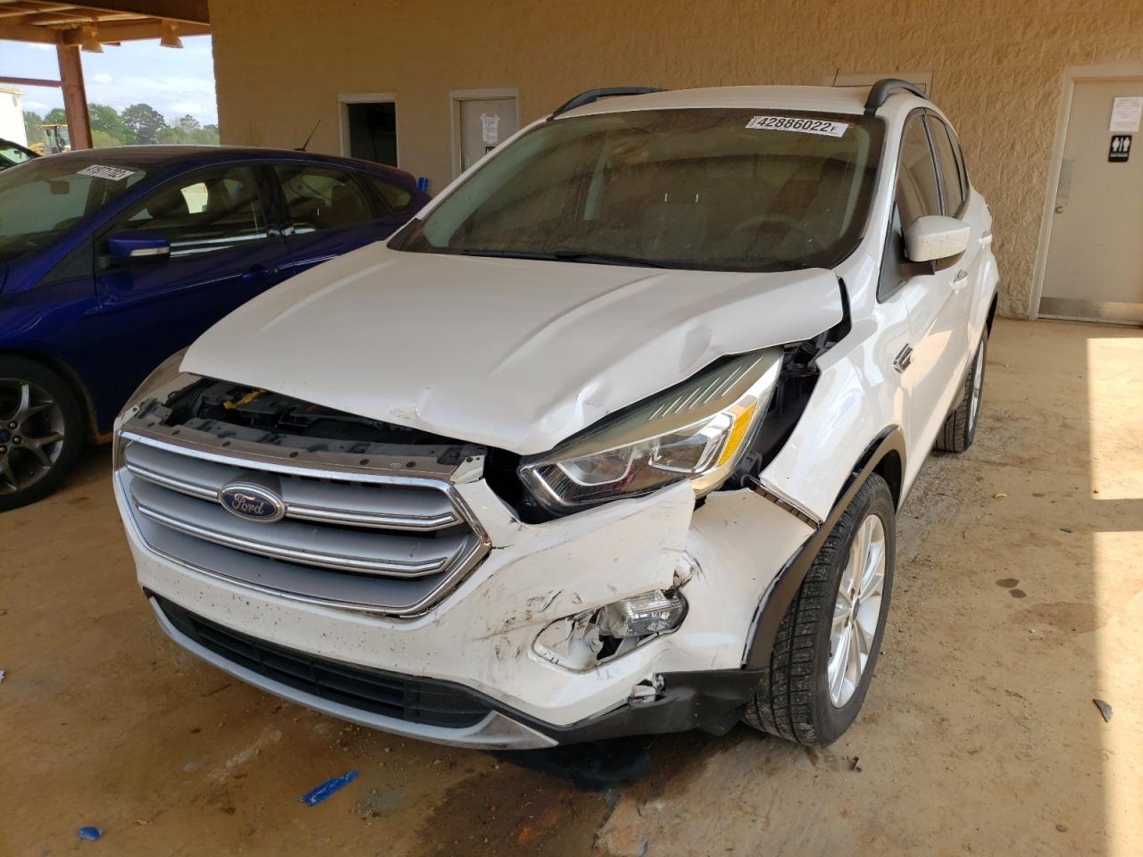 Photo 2 from auction – 2017 FORD ESCAPE SE with VIN 1FMCU0GD9HUC07299