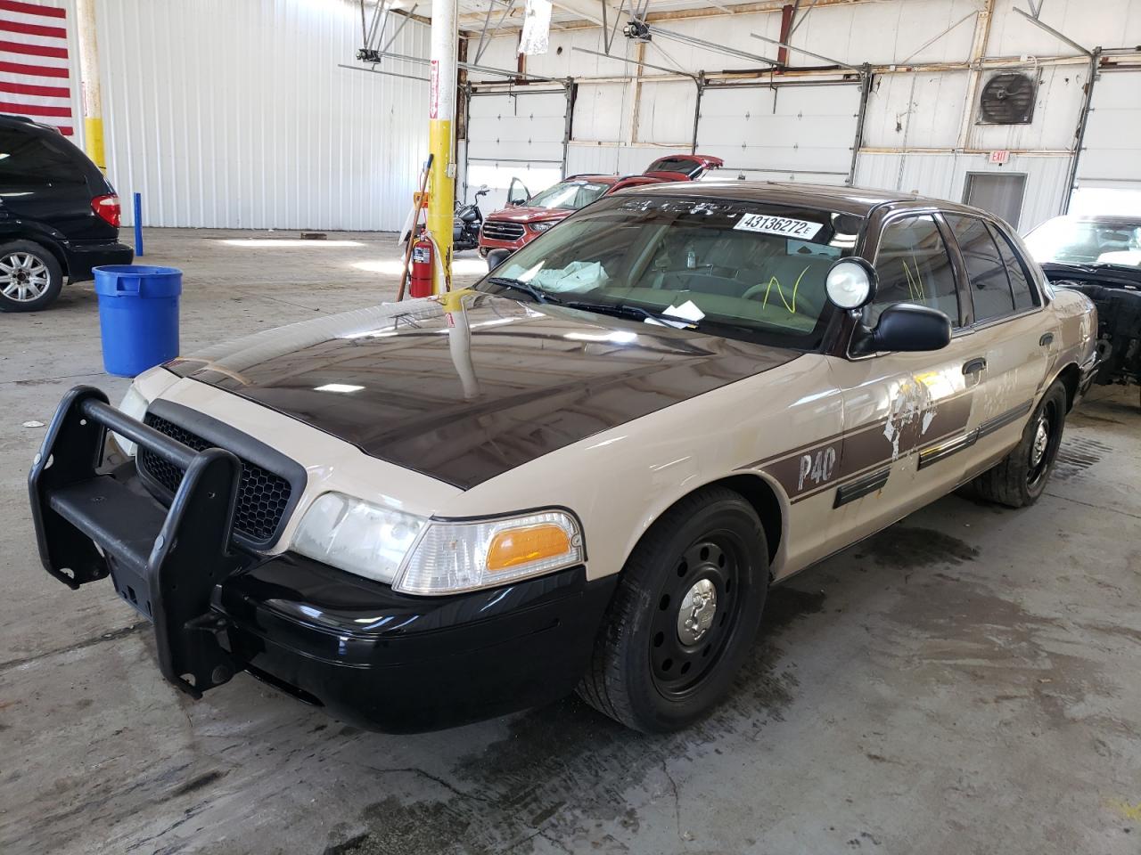 Photo 2 from auction – 2011 FORD CROWN VICT with VIN 2FABP7BV0BX144289